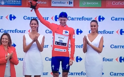 David de la Cruz amb el jersei de líder de la general de La Vuelta l'any passat